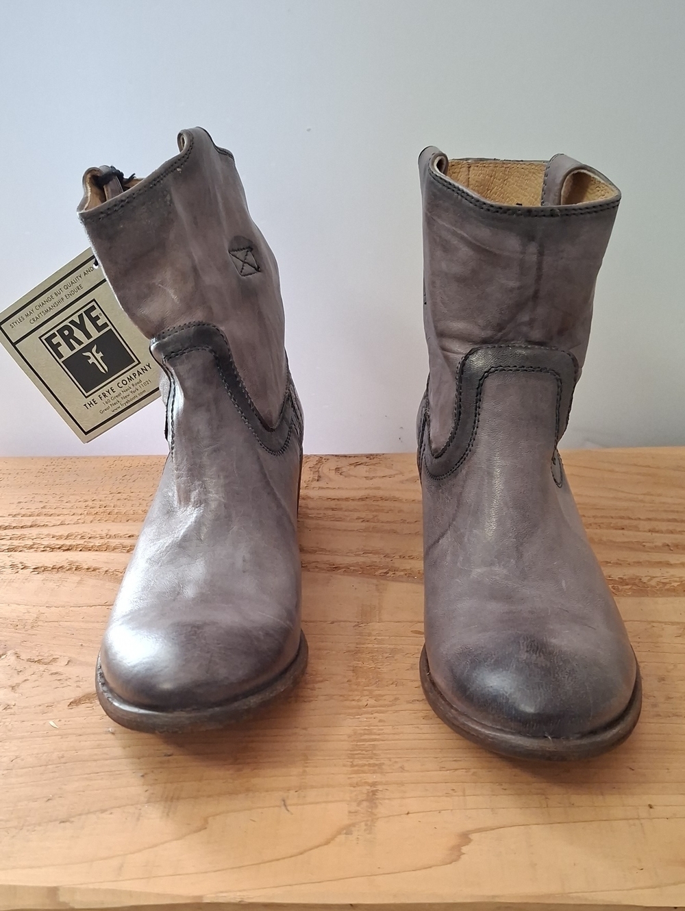 Frye Carson Tab Short Leather  Boots, Brand New